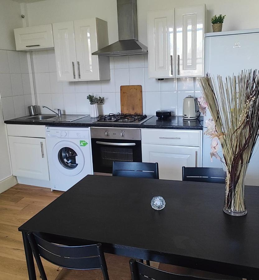 The Butterfly Apartment, Edinburgh City ภายนอก รูปภาพ